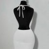 Vestido mini con escoge pronuncia y espalda descubierta con accesorios de cadena - Image 3