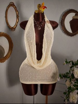 Vestido mini entallado escotado en V con espalda descubierta